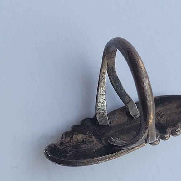 Vintage Sterling Silver Navajo Ring With Mother Of Pearl & Turquoise Inlay - Picture 5 of 13